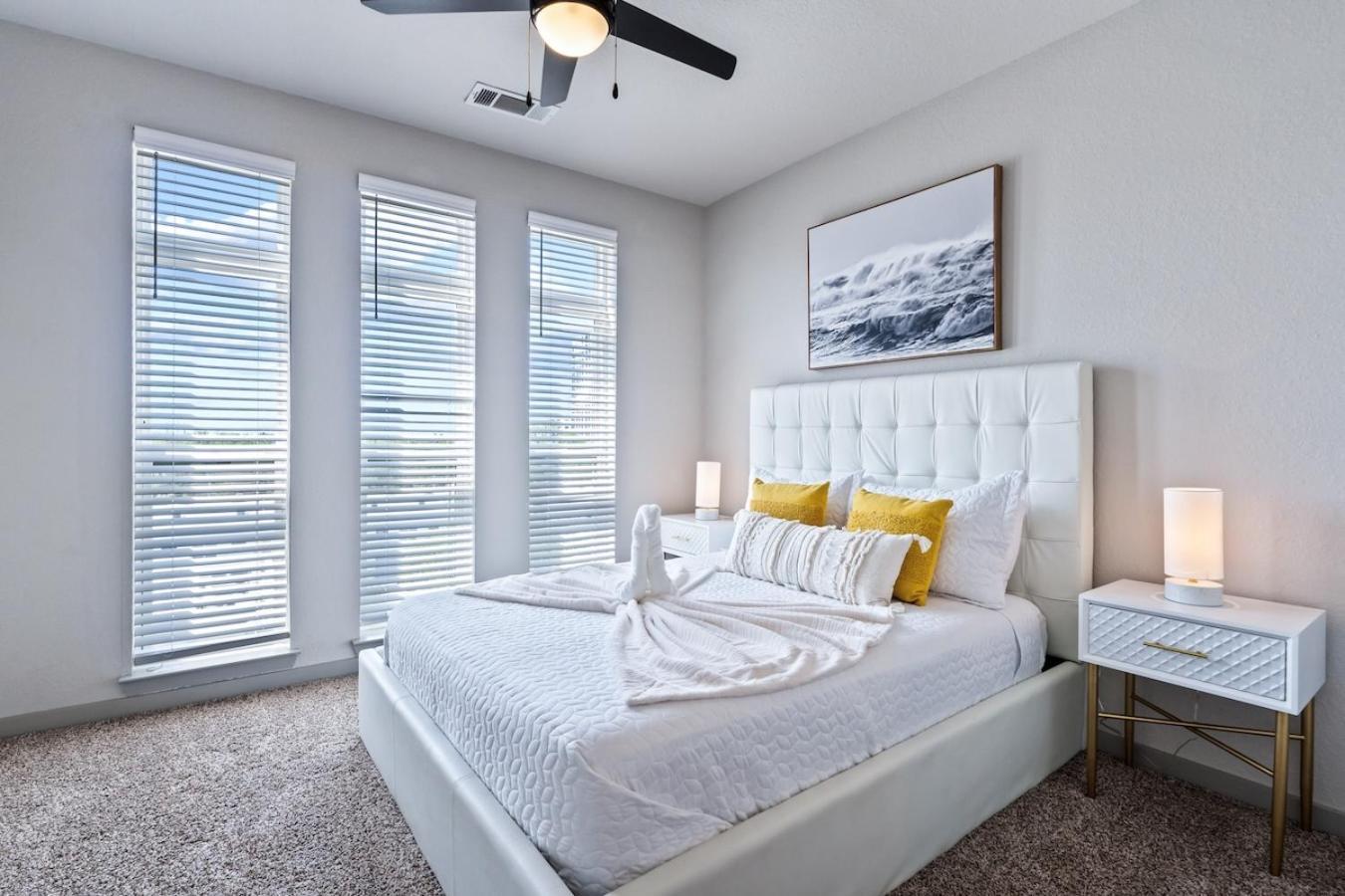 Central Avenue 2 Bed Mins From Tropicana Field St. Petersburg Exterior photo